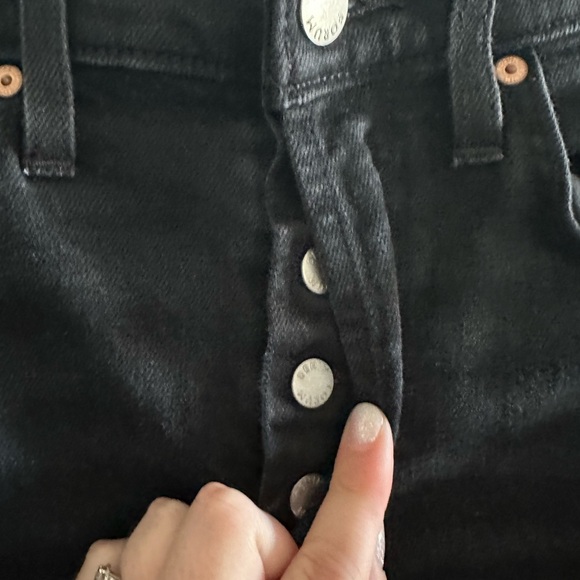 Aritzia Denim Forum Black Button Fly ‘The Yoko Bermuda Short’ size 28 EUC - Picture 6 of 11